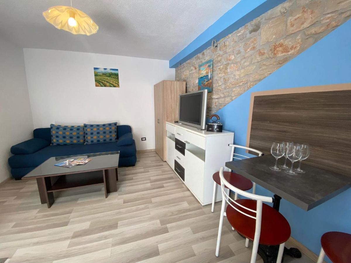 Studio Apartment Elsa Galižana Exterior foto